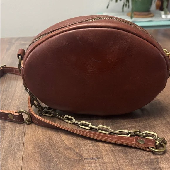 Portland leather chestnut Roswell purse. - Picture 2 of 4